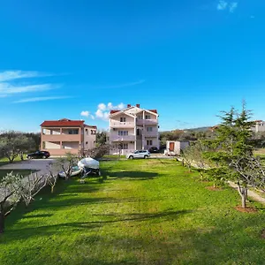  Appartement Beachfront Jermen Kroatië