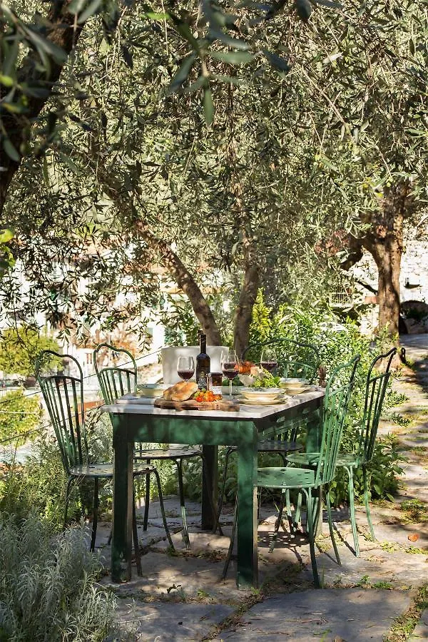 Farm stay Agriturismo L'Adagio Badalucco Italy